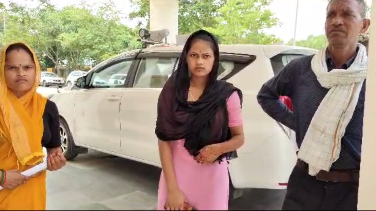 आरक्षक पति के खिलाफ पुलिस ने नहीं लिखी रिपोर्ट: थाने से लेकर एसपी ऑफिस तक चक्कर लगा चुकी है पीड़िता, जानिए क्या है पूरा मामला