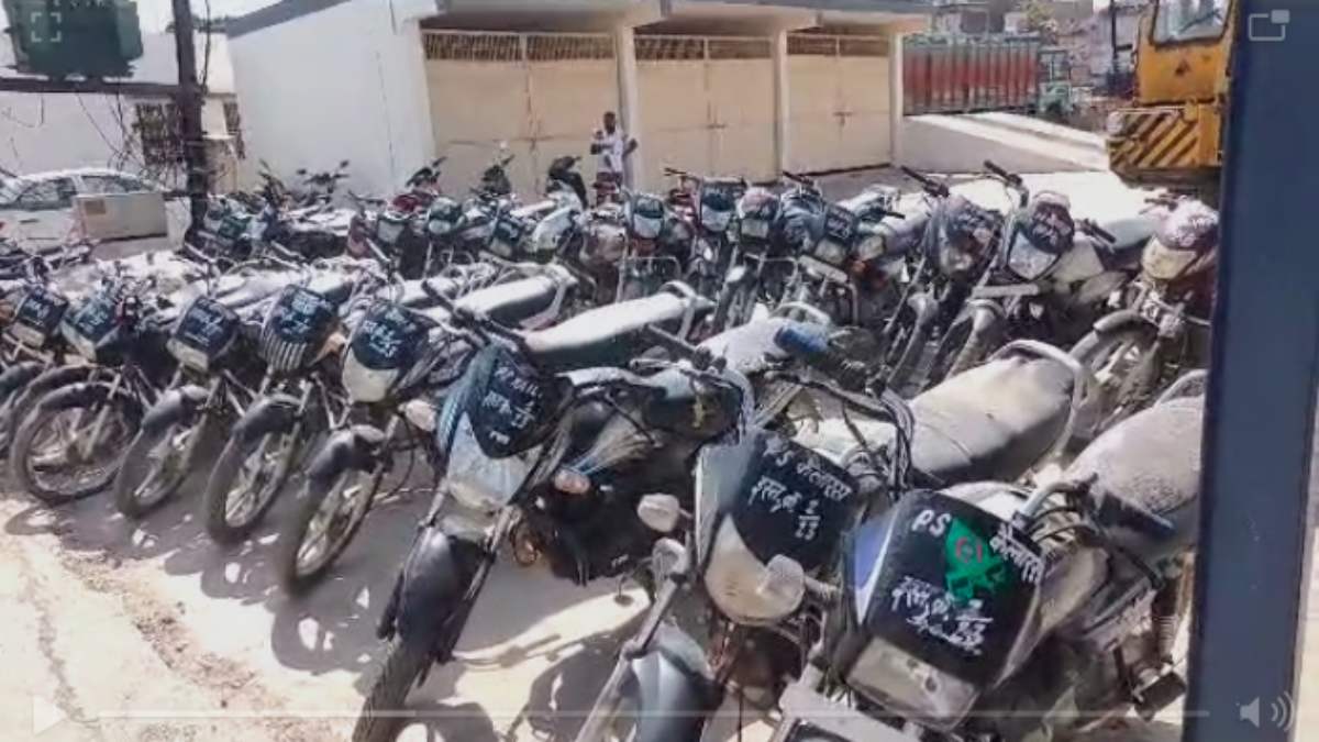 शौक ने पहुंचाया सलाखों के पीछे: चोरी की 32 बाइक के साथ 7 चोर गिरफ्तार, रोज बाइक लेकर आते और बेचकर वापस चले जाते थे आरोपी