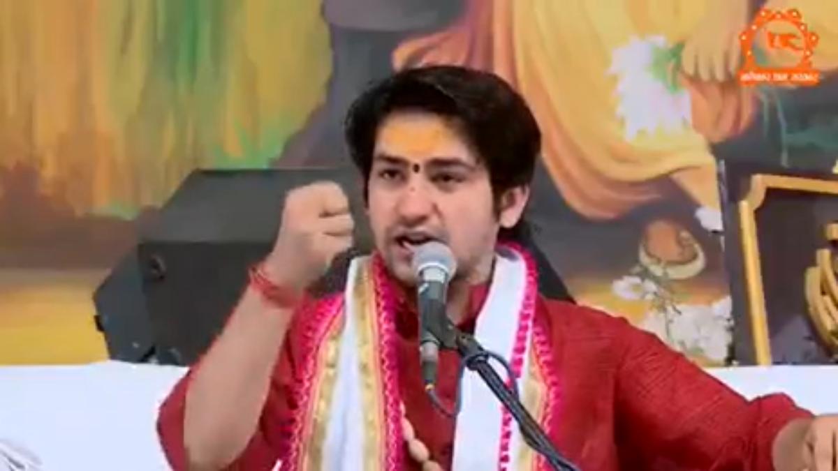 Dhirendra Shastri on Ram Mandir: राम मंदिर पर टिप्पणी करने वालों पर धीरेंद्र शास्त्री का हमला, कहा- ‘रावण के खानदान वालों को सेम टू यू’