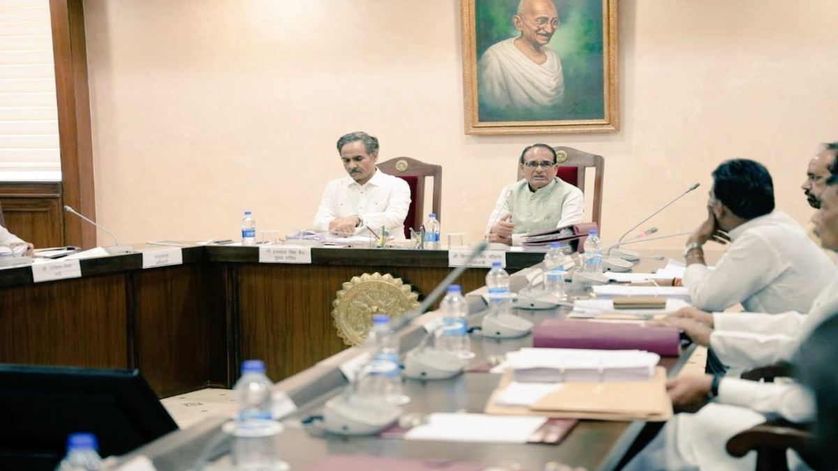 MP में 15 जून से होंगे तबादले: शिवराज कैबिनेट में लगी मुहर, सहकारिता नीति, ई-स्कूटी, 29 नई समूह नल जल योजनाओं समेत इन्हें मिली मंजूरी
