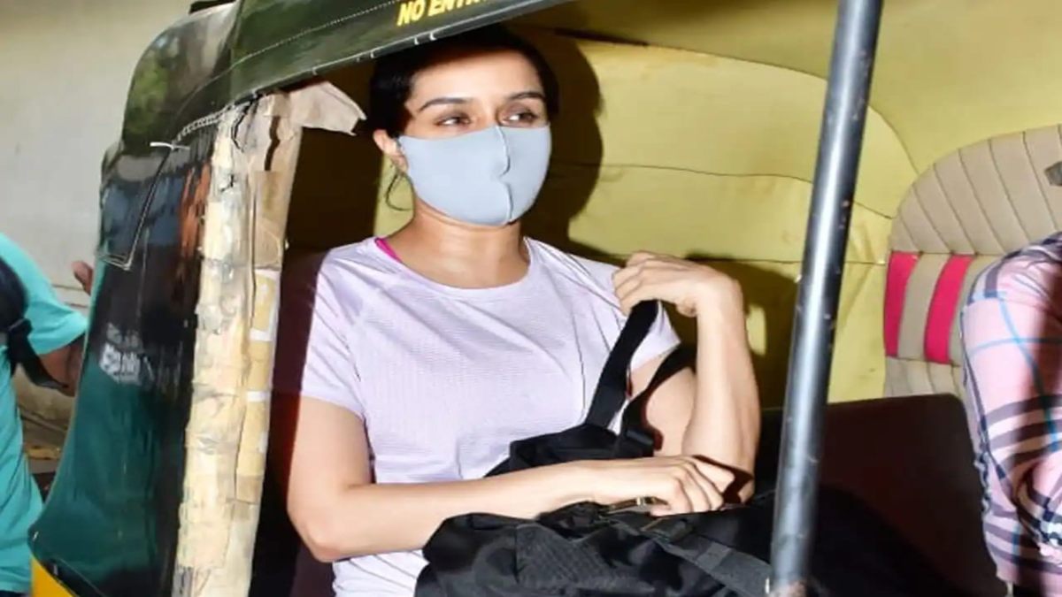Shraddha Kapoor ने लग्जरी कार छोड़कर की ऑटो की सवारी, लोगों ने पूछा कारण तो दिया ये प्यारा जवाब