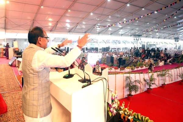 लाडली बहना योजना के तहत मिलेंगे हर महीने 3 हजार रुपए तक: CM शिवराज ने किया ऐलान, कहा- अभी तो ये शुरुआत है आगे…