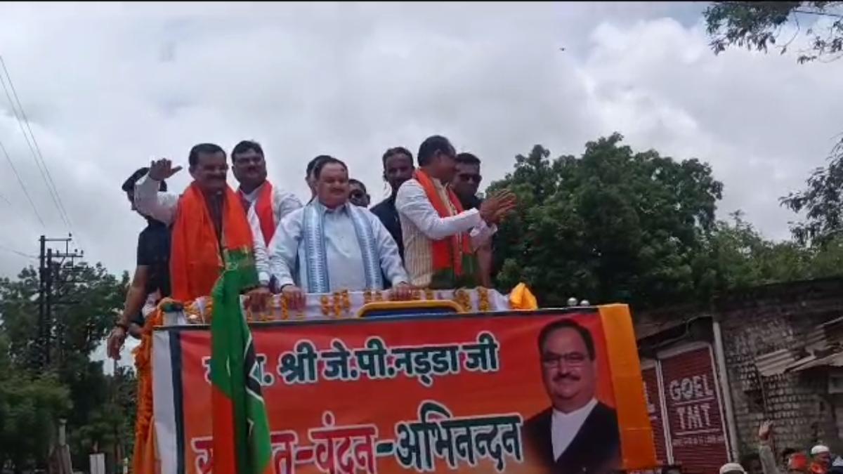 खरगोन में जेपी नड्डा बोले- ध्यान रखना कमलनाथ रुके रहे और शिवराज चलते रहें, नवंबर में कांग्रेस का चैप्टर क्लोज कर देना