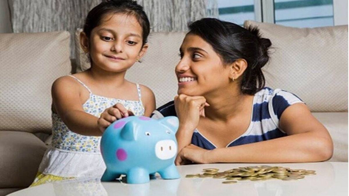 Govt Schemes For Girls Students: बेटियों को स्कूल जाने पर रोज मिलेंगे इतने रुपये, 25 से 40 हजार प्रोत्साहन राशि, जानिए स्कीम