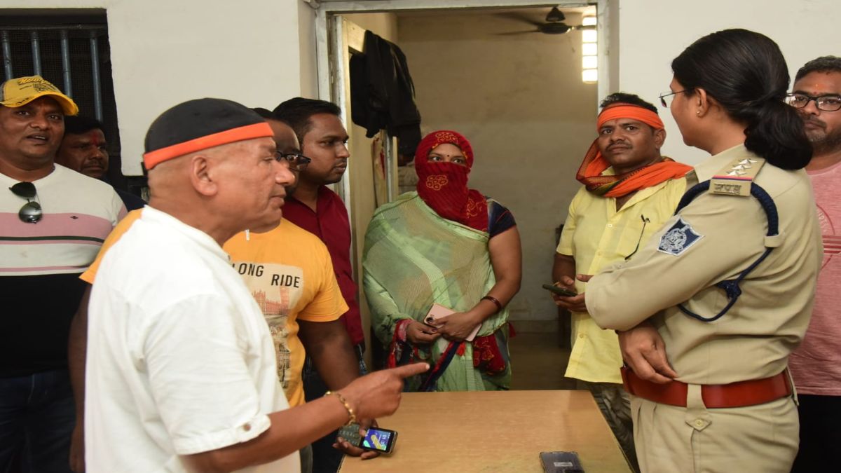 MP में लव जिहादः मुस्लिम युवक हिंदू विधवा महिला से बना रहा निकाह का दबाव, हिंदू संगठनों ने पुलिस को दी सीधी कार्रवाई की चेतावनी