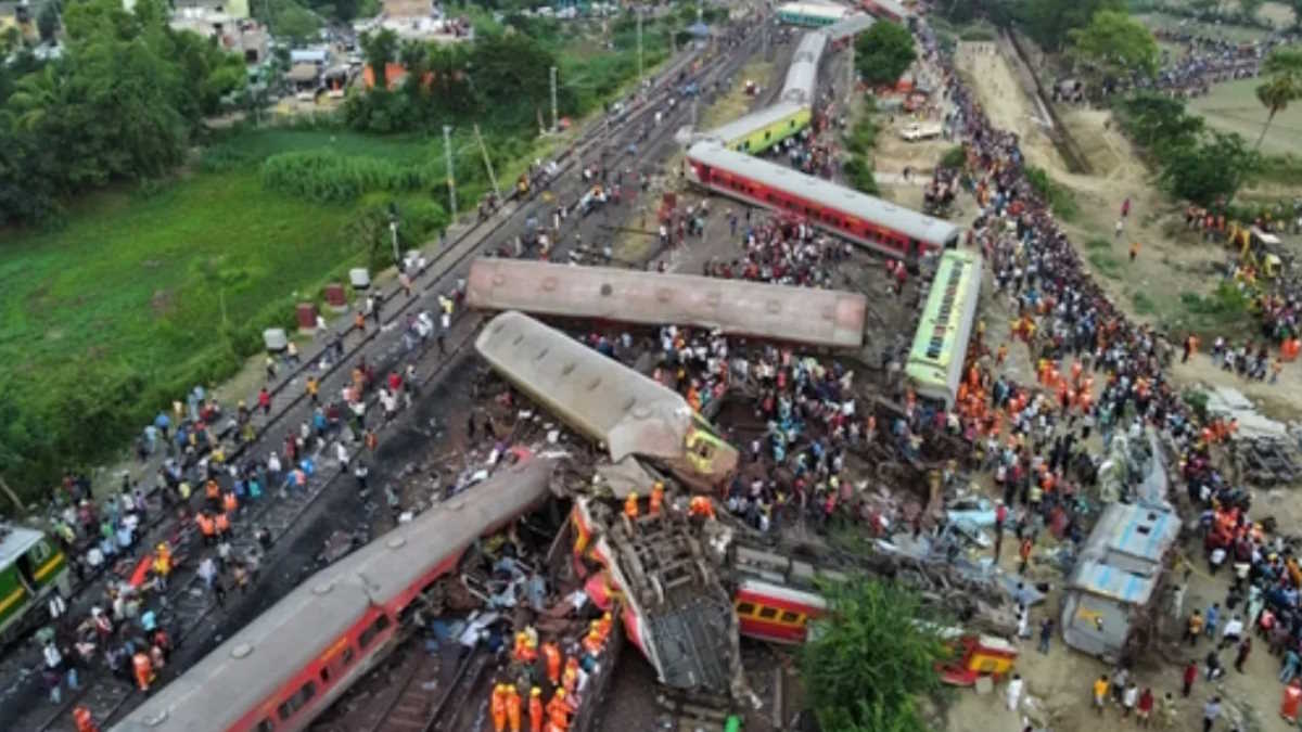 Odisha Train Accident Update : CBI ने शुरू की हादसे की जांच, रेलवे ने तमाम जोनल कार्यालयों को भेजा नया सर्कुलर…