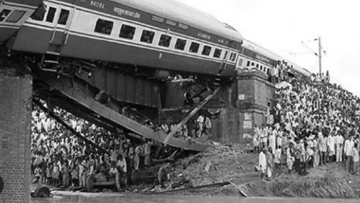 Indian Railway Accidents History : भारतीय रेलवे के भीषणतम हादसों में शुमार हुआ बालासोर ट्रेन हादसा, जानिए रेल दुर्घटनाओं का इतिहास…