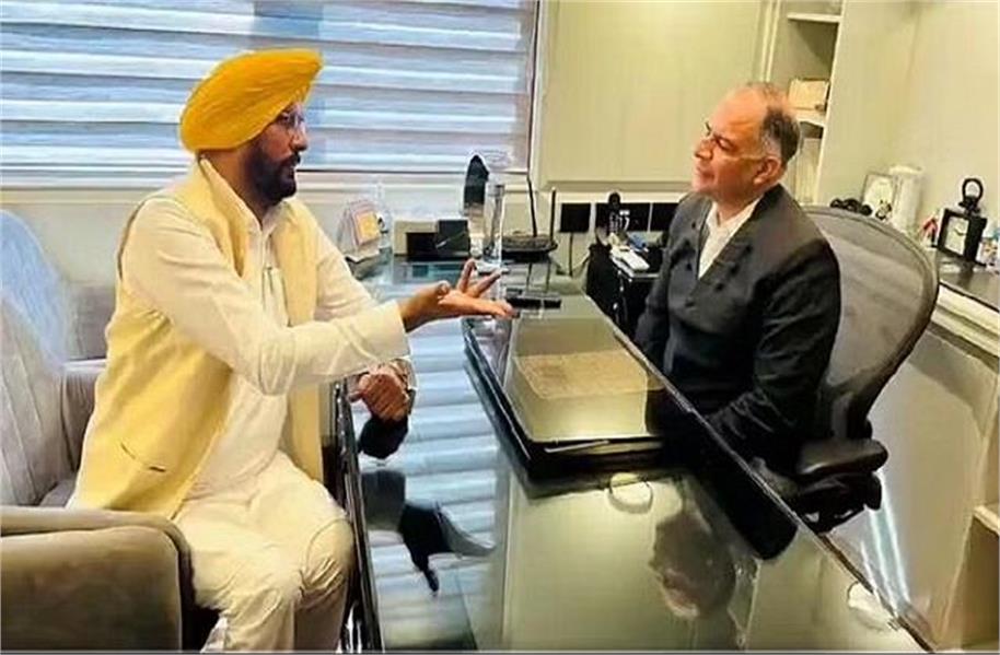 Canada में 700 भारतीय छात्रों पर भारत डिपोर्ट होने का खतरा ! मंत्री धालीवाल ने Video Call कर जाना हाल, AG से की मीटिंग, कैनेडियन ऐंबैस्डर व मंत्री को लिखेंगे पत्र