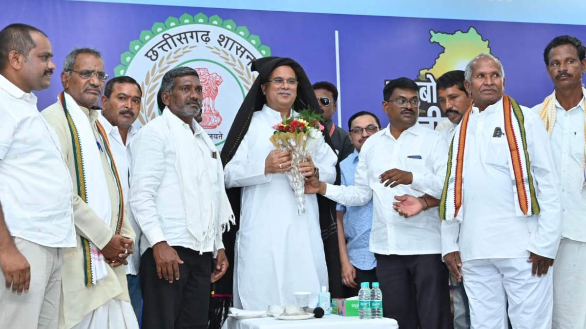तेलंगाना के किसानों ने छत्तीसगढ़ के गौठानों का किया भ्रमण, मुख्यमंत्री बघेल से मुलाकात कर साझा किए अपने अनुभव…