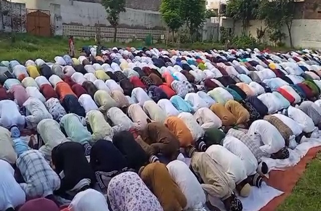 जालंधर में भी Eid की धूम, गले लगाकर लोगों ने ईद की मुबारकबाद दी
