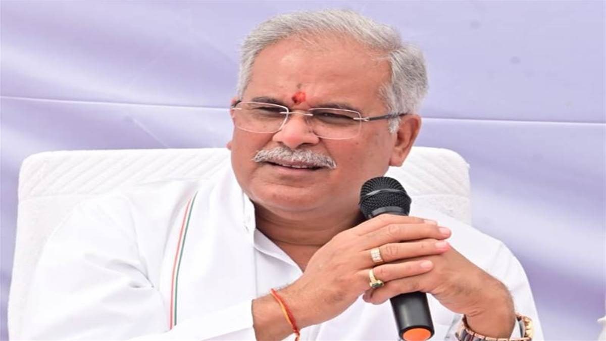 ED-IT पर CM बघेल का तंज: मुख्यमंत्री बोले- चुनाव का समय है, ईडी वालों ने तो अपने बच्चों का यहां के स्कूलों में एडमिशन दिला दिया, लोकसभा चुनाव तक तो परीक्षा भी हो जाएगी