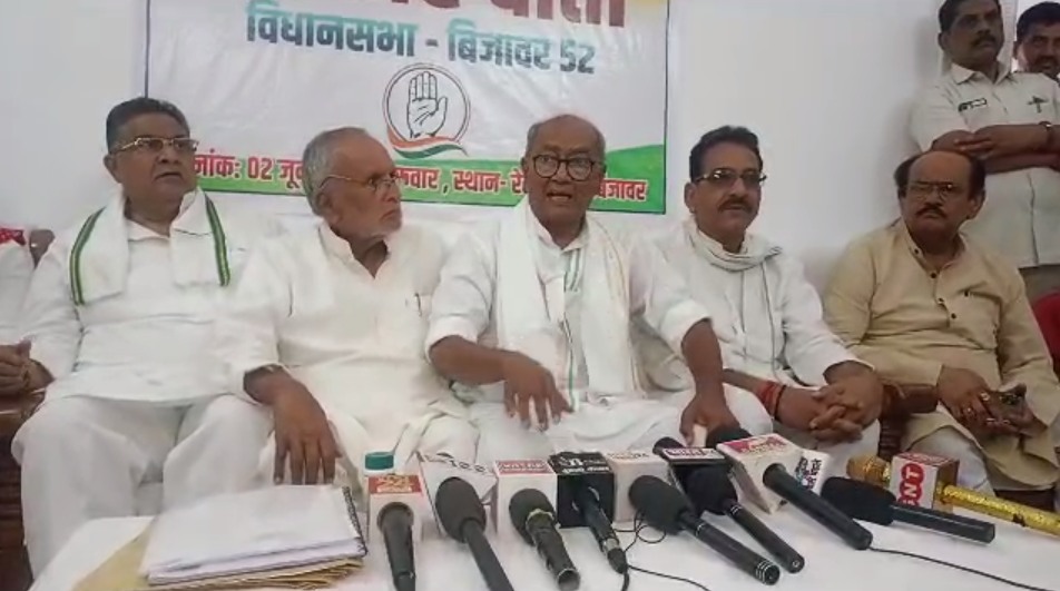 दिग्विजय बोले- गुलाम की तरह काम करने वाले सुधर जाओ, नहीं तो कोई मामा मामू, मंत्री बचाने वाला नहीं