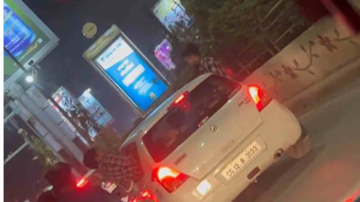 CG NEWS : कार में स्टंटबाजी, सोशल मीडिया पर वायरल हो रहा VIDEO…