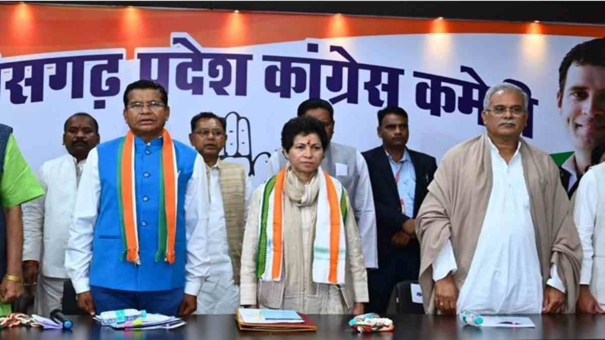 मंत्री अकबर के बंगले में हुई कांग्रेस की बैठक : संभागीय सम्मेलन को लेकर बनाई रणनीति, CM बघेल ने कहा – सभी संभागों में कार्यकर्ताओं से होंगे रुबरु