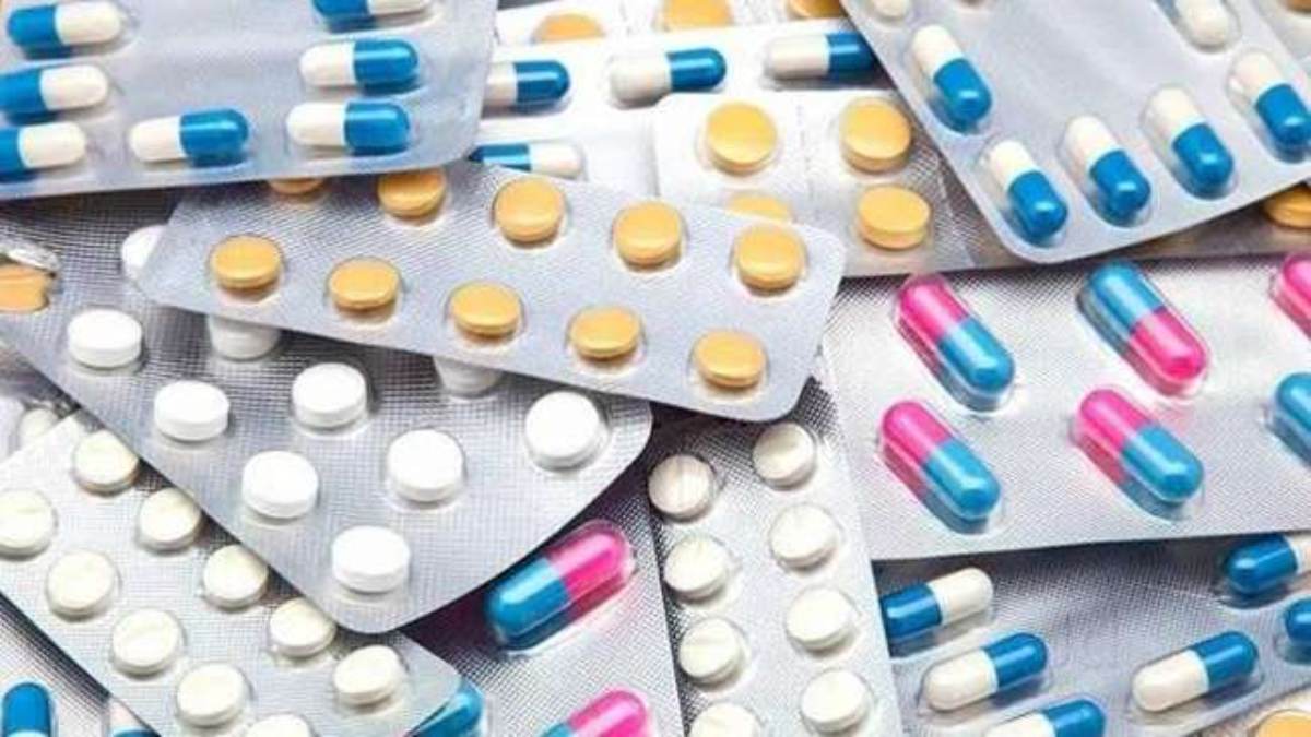 सावधान ! सर्दी खांसी, कफ, बुखार की 14 दवाएं जोखिम में डाल देंगी आपको, सरकार ने भी लगा दिया है प्रतिबंध…