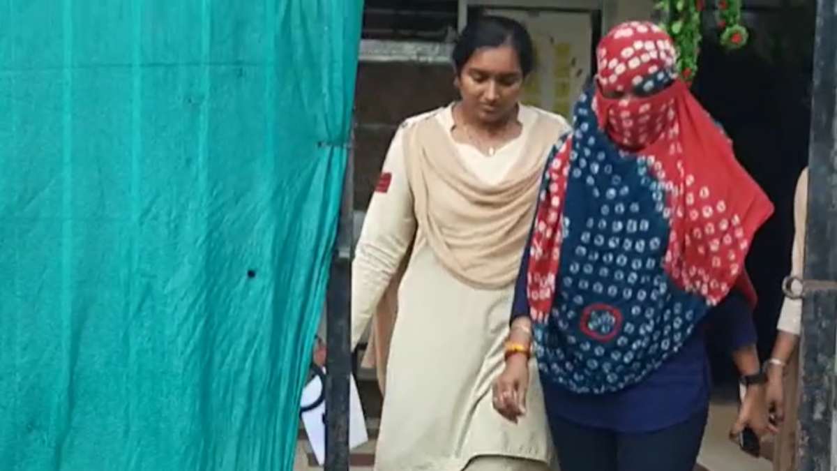 दत्तक केंद्र में बच्चों से मारपीट मामला : महिला प्रोग्राम मैनेजर गिरफ्तार, एक अधिकारी सस्पेंड, विभाग ने बाल संरक्षण अधिकारी से भी मांगा जवाब