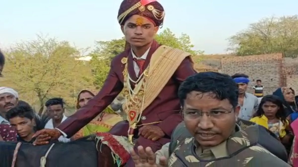 दलित दूल्हे के घोड़ी चढ़ने पर बवालः पथराव में तीन पुलिस कर्मी घायल, 20 के खिलाफ नामजद मामला दर्ज