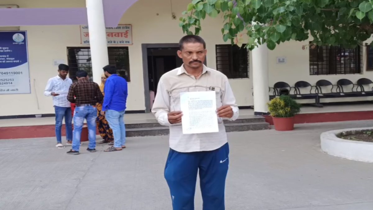 MP News: दंपत्ति पर जानलेवा हमला, पुलिस बदमाशों पर नहीं कर रही कार्रवाई, पीड़ित ने एसपी से की शिकायत