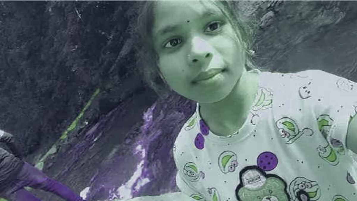 CG में कार की टक्कर से छात्रा की मौत VIDEO : राशन दुकान से घर लौटने के दौरान हुआ हादसा, एक बच्ची बाल-बाल बची, गुस्साए लोगों ने किया चक्काजाम