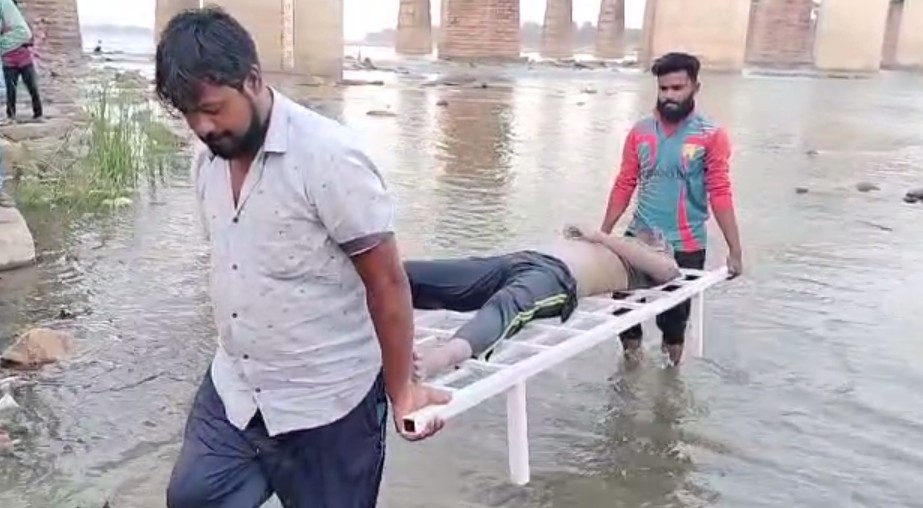 इंजीनियर युवक ने पुल से कूदकर दी जानः नौकरी नहीं मिलने से था डिप्रेशन में