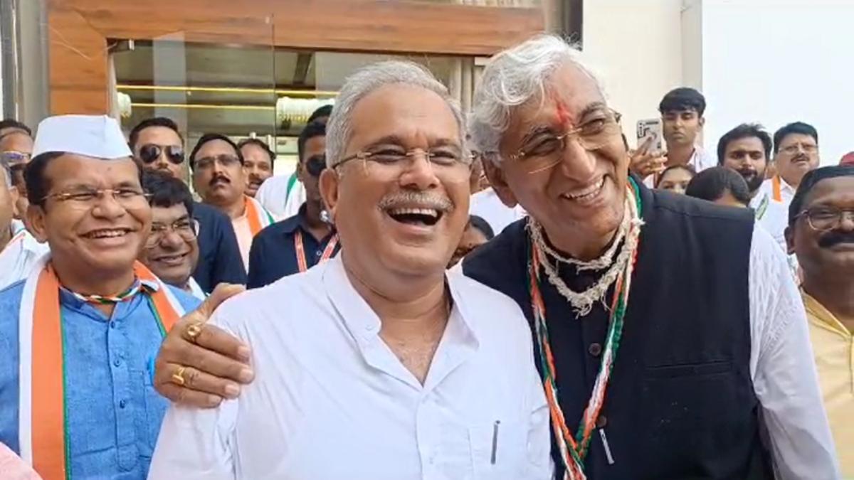CG में सलामत है जय-वीरू की जोड़ीः CM बघेल और मंत्री सिंहदेव मिले गले, दोनों ने जो कहा सुनकर वहां खड़े लोगों की नहीं रुकी हंसी, देखें VIDEO…