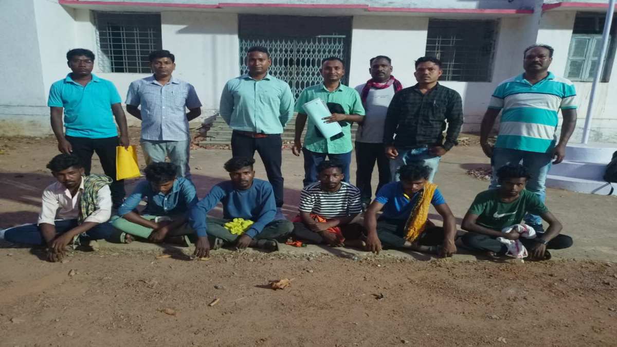 CG NEWS : शादी में शराब नहीं मिलने पर चाकू से हमला, ग्रामीणों ने आरोपियों को पकड़कर रस्सी से बांधा