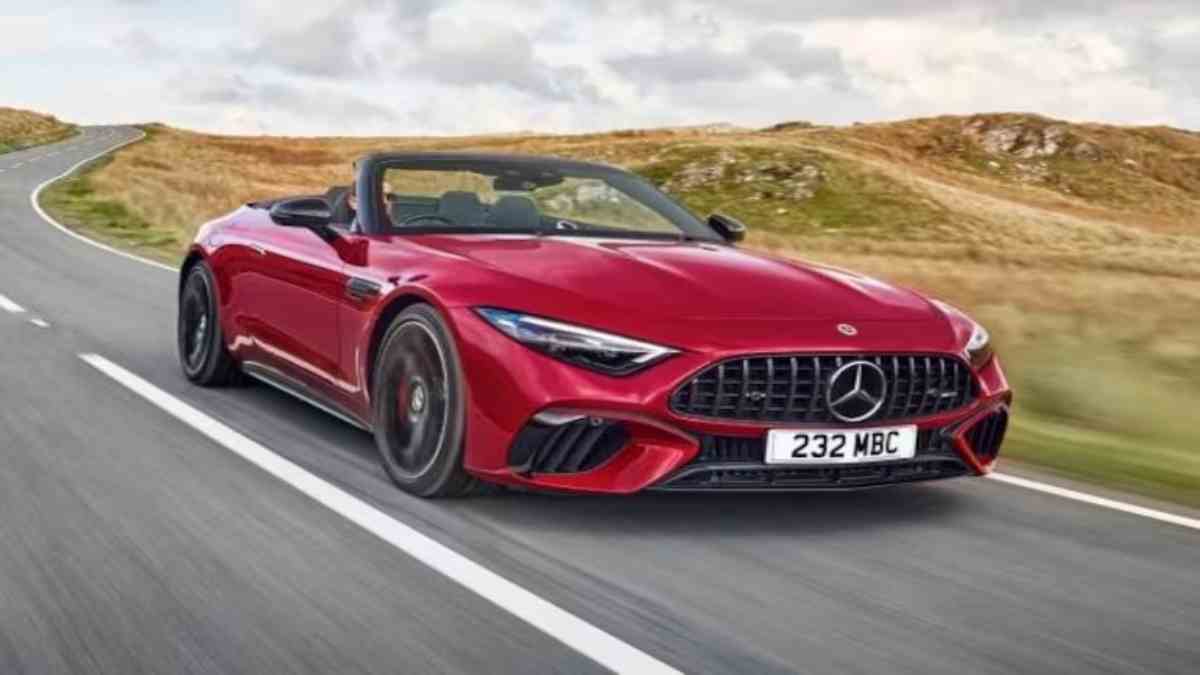 भारत में नई Mercedes AMG SL 55 लॉन्च, महज 15 सेकेंड में कन्वर्ट हो जाती है ये कार, जानिए कीमत और फीचर्स…