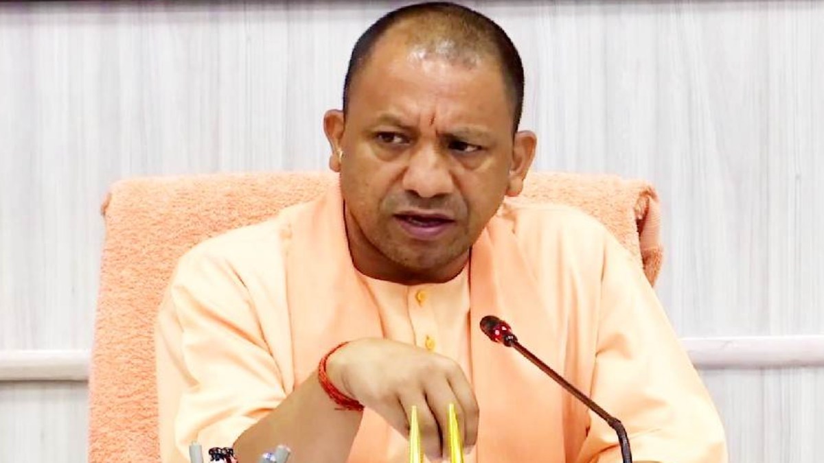 69000 सहायक शिक्षक भर्ती : हाईकोर्ट के आदेश के बाद कल CM योगी ने बुलाई बड़ी बैठक, शिक्षा विभाग के अफसरों के साथ करेंगे चर्चा