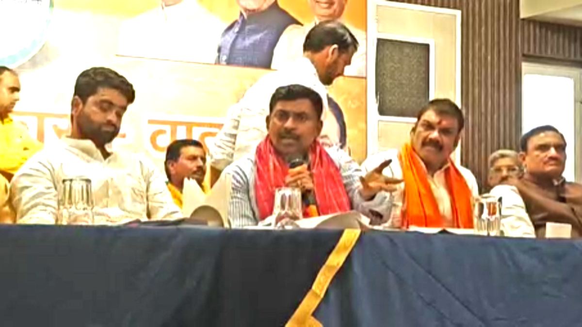 पी मुरलीधर राव बोले- जल्द खत्म होगा पहलवानों का आंदोलन: कर्नाटक में मिली हार पर कहा- वहां हमारी सीट घटी, लेकिन वोटों का प्रतिशत बढ़ा, MP में फिर बनाएंगे सरकार