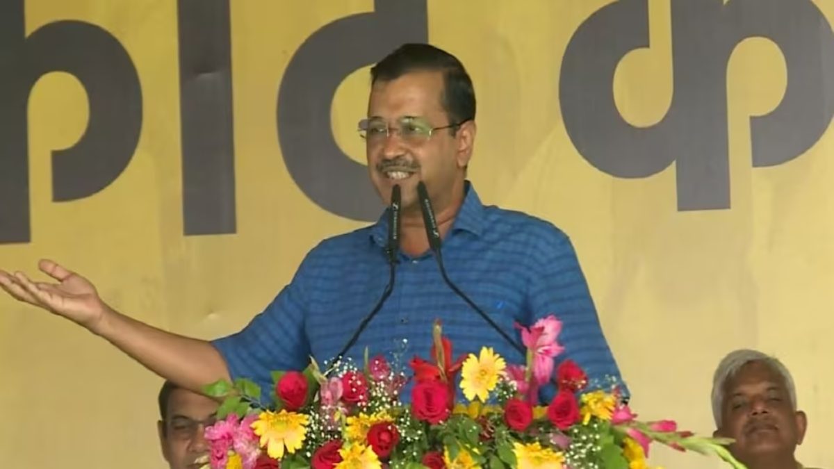 Ramlila Maidan में बरसे Kejriwal: मुख्यमंत्री का PM MODI पर वार, कहा- एक चौथी पास राजा था, बड़ा दोस्तबाज था…MA की फर्जी डिग्री ली…