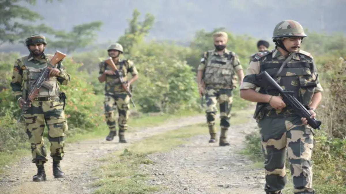 BREAKING: सेना और उग्रवादियों के बीच गोलीबारी, 1 जवान शहीद और 2 जवान घायल