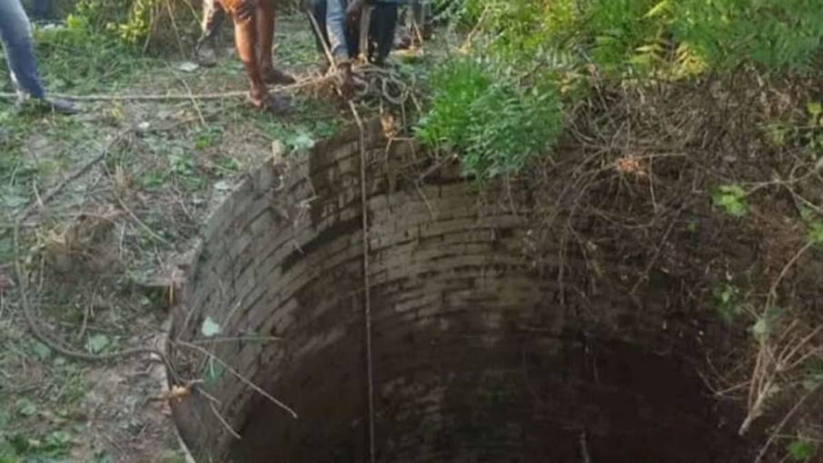 पति के परदेस जाने से नाराज हुई पत्नी, 3 मासूम बच्चों के साथ कुएं में कूदकर दी जान