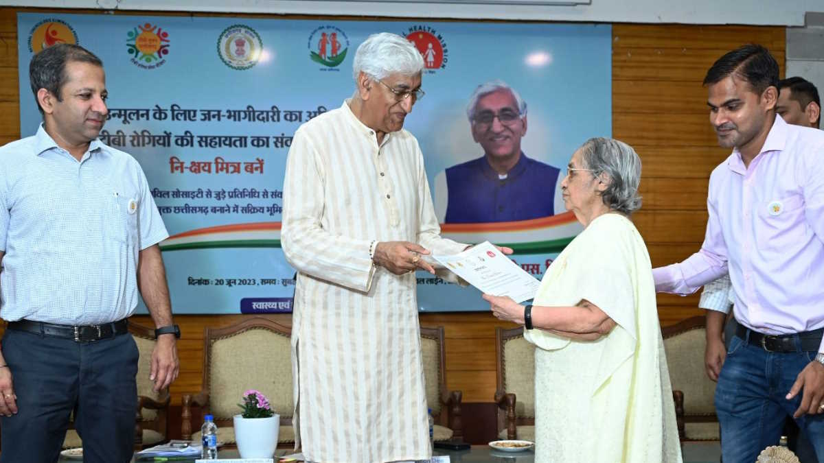 टीबी उन्मूलन में महत्वपूर्ण भूमिका निभा रहे नि-क्षय मित्र, स्वास्थ्य मंत्री सिंहदेव ने किया सम्मान…