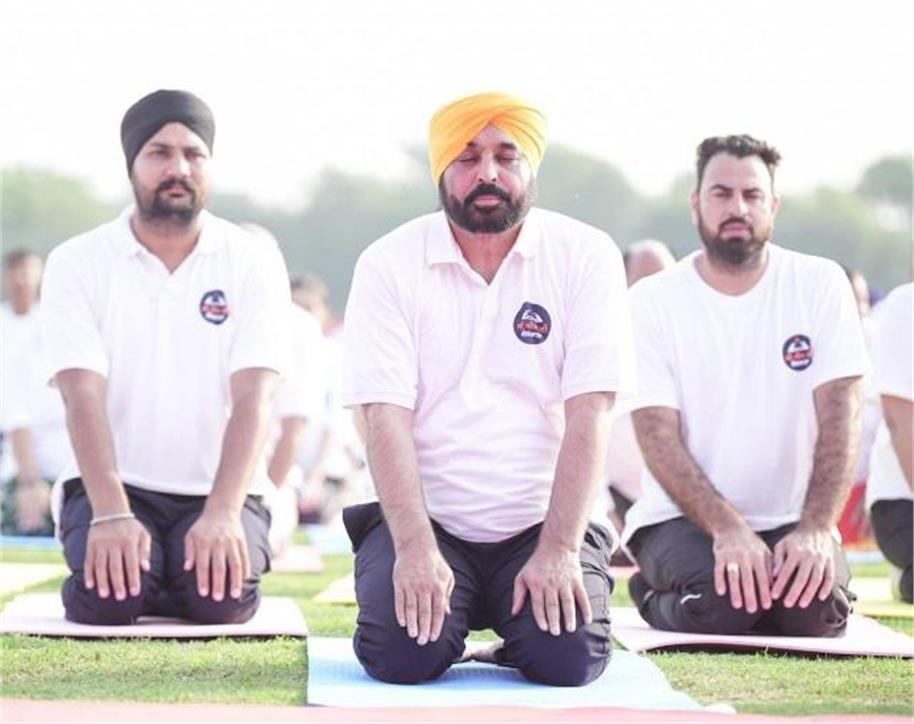 अंतरराष्ट्रीय योग दिवस से पहले जालंधर में “cm the yogashala” की शुरूआत