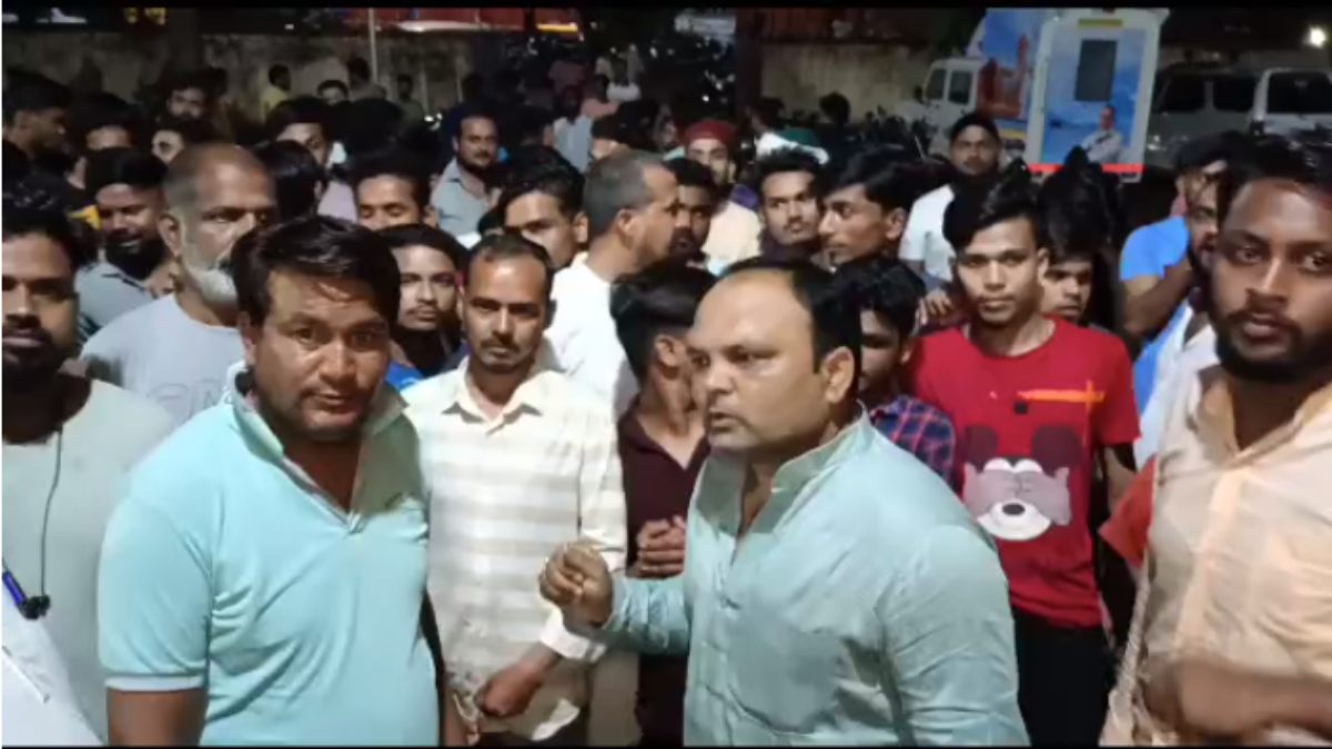 MP में मस्जिद के सामने लगे जय श्री राम के नारेः मुस्लिम समुदाय ने थाने में दर्ज कराई शिकायत, सख्त कार्रवाई और गिरफ्तारी की मांग