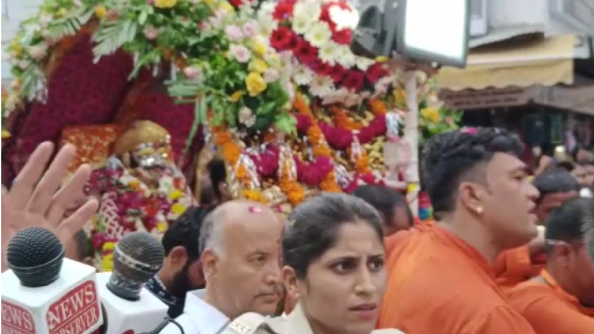 सावन की पहली सवारी: पालकी में सवार होकर प्रजा का हाल जानने निकले बाबा महाकाल, मन महेश के रूप में दिए दर्शन