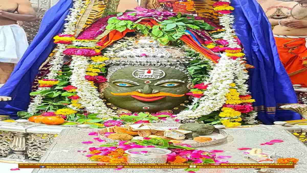 21 जुलाई महाकाल आरती दर्शन: भगवान महाकाल का राजा स्वरूप श्रृंगार, बड़ी संख्या में श्रद्धालुओं ने किए दर्शन