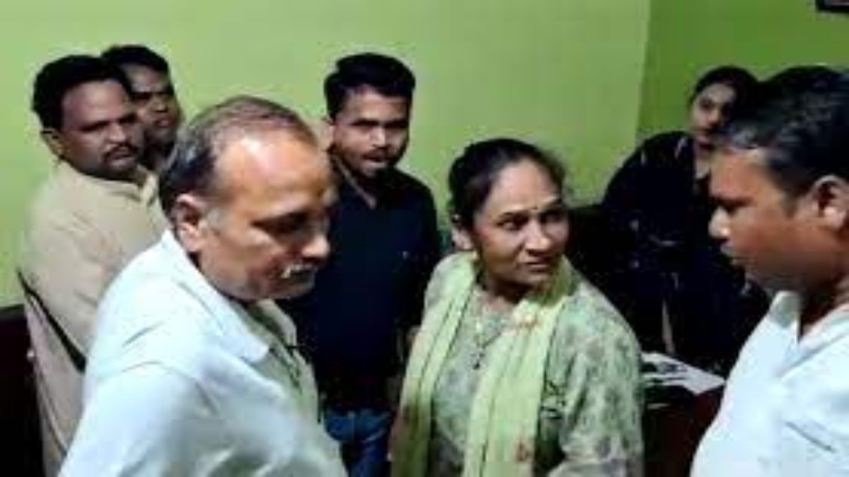 बड़ी खबर: बीएसपी विधायक रामबाई के खिलाफ FIR दर्ज, जानिए क्या है पूरा मामला ?