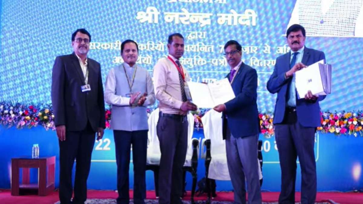 भोपाल में रोजगार मेला: एमपी समेत देश के 70 हजार युवाओं को मिले नियुक्ति पत्र, खिल उठे युवाओं के चेहरे