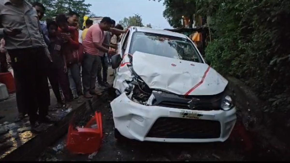 तेज रफ्तार का कहर: चौपाटी की दुकानों में घुसी कार, 3 लोग घायल, ड्राइवर फरार