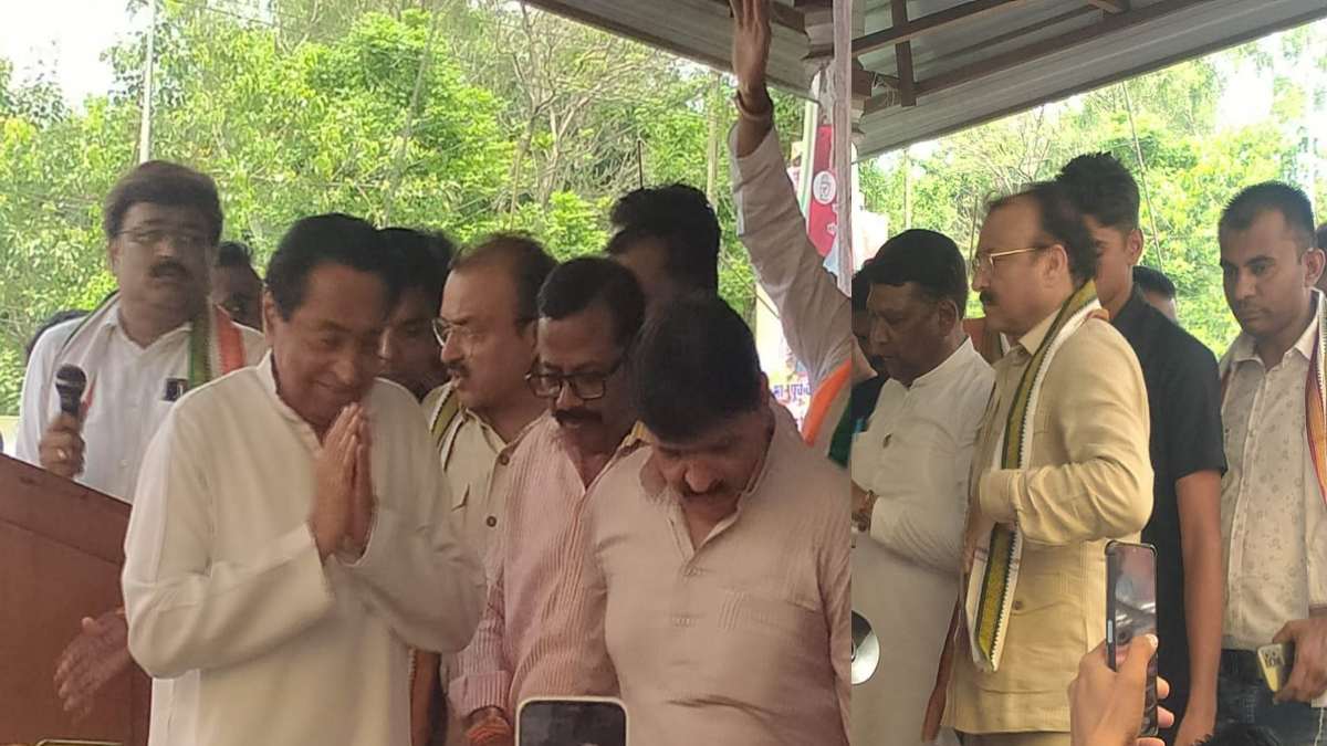 MP में बीजेपी को फिर झटका: MLA के राइट हैंड अपने समर्थकों के साथ कांग्रेस में शामिल, कमलनाथ बोले- सच्चाई इनको खींच कर लाई है