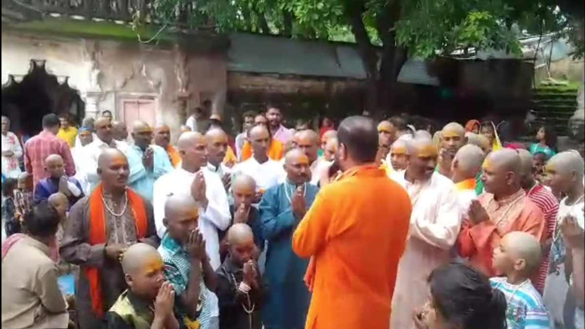 धर्मांतरण की साजिशों के बीच सनातन धर्म में घर वापसी: MP में 35 परिवार के करीब 190 लोगों ने इस्लाम छोड़कर अपनाया हिंदू धर्म, बोले- शरीर में दौड़ रहा पूर्वजों का खून