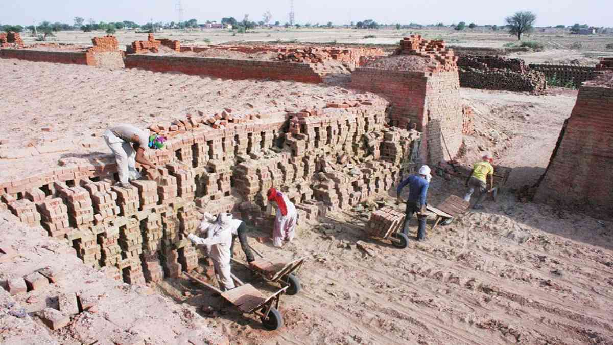 MP में ईंट भट्ठों के लिए खनिज विभाग की नई गाइडलाइन जारी, कुम्हारों को सरकार को देना होगा राजस्व, कलेक्टर देंगे परमिशन