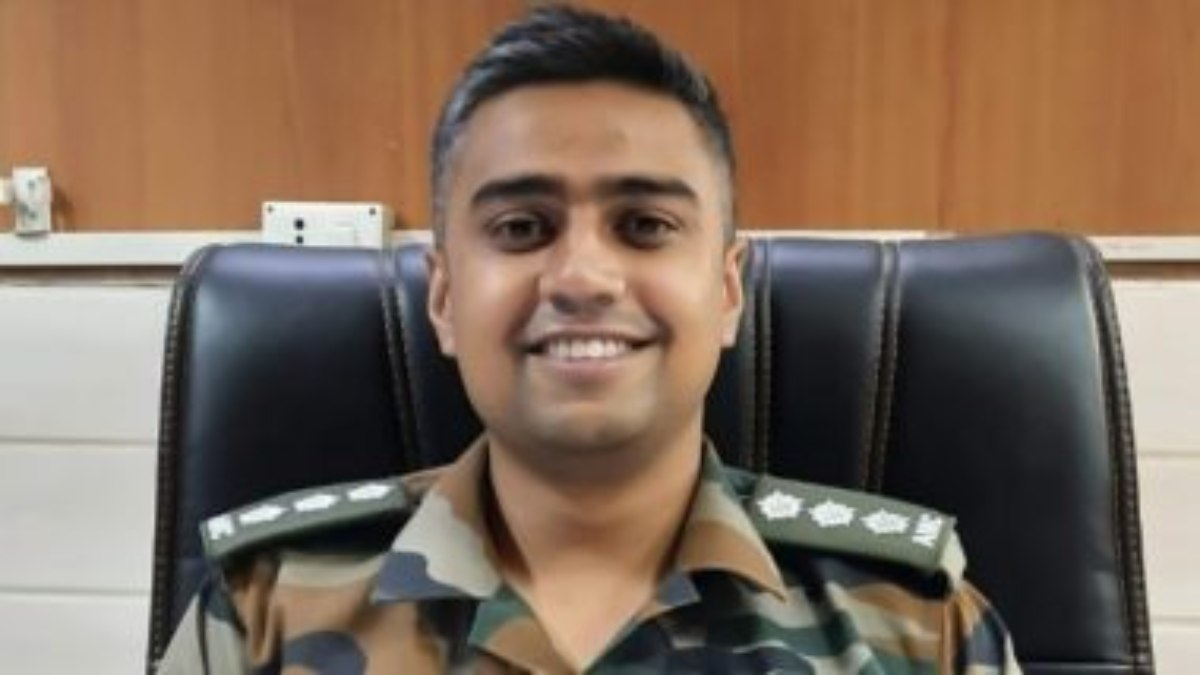 CM योगी ने कैप्टन अंशुमान को दी श्रद्धांजलि, 50 लाख रुपए की आर्थिक सहायता व एक सदस्य को नौकरी की घोषणा