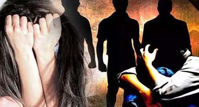 किशोरी से आठ लोगों ने किया सामूहिक दुष्कर्म