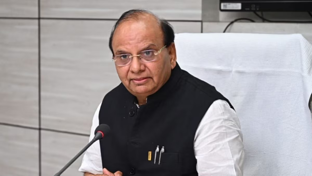 दिल्ली में गुजरात का कानून हो सकता है लागू , नकेल कसने के लिए नए कानून लाने की तैयारी