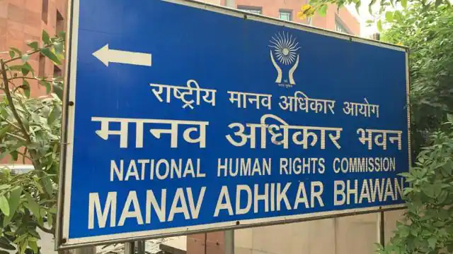 Delhi News: डीएम, डीसीपी, डीजी जेल को आयोग ने नोटिस भेजा