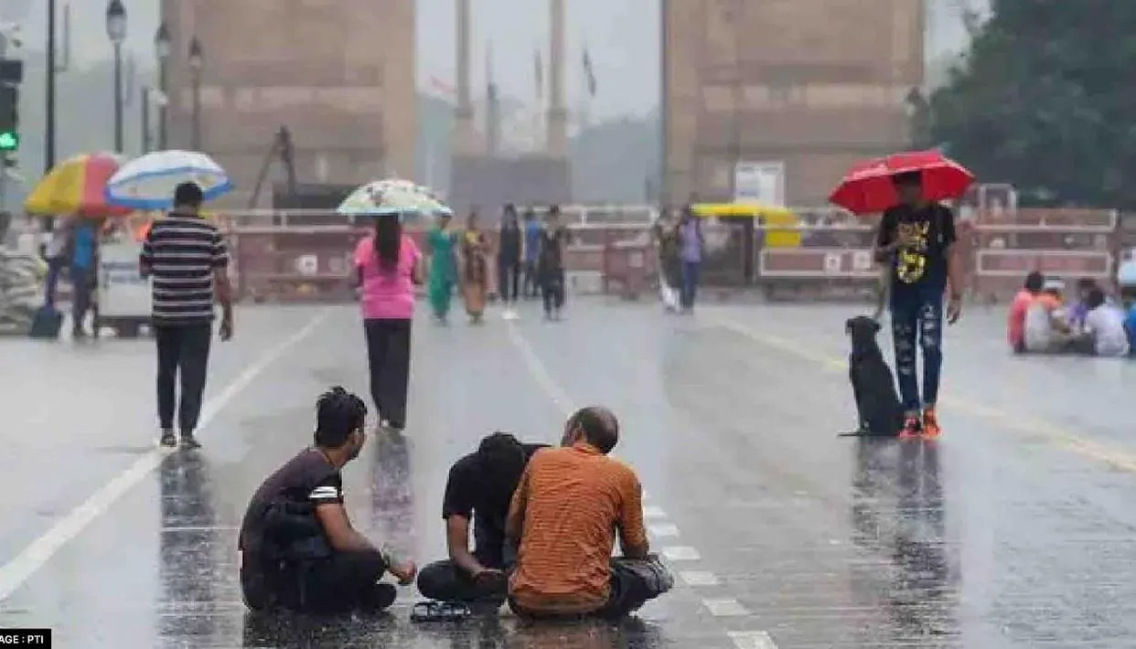 दिल्ली वालों को उमस से जल्द मिलेगी राहत , भारी बारिश के आसार