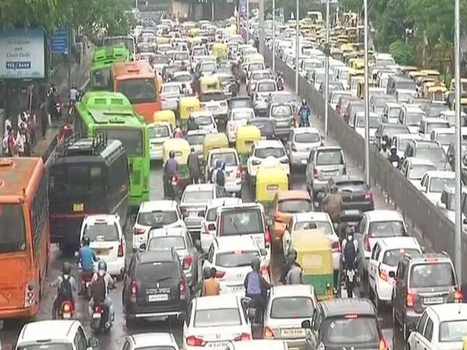 दिल्लीवालों को कई मार्गों पर आज झेलना पड़ सकता है भीषण जाम