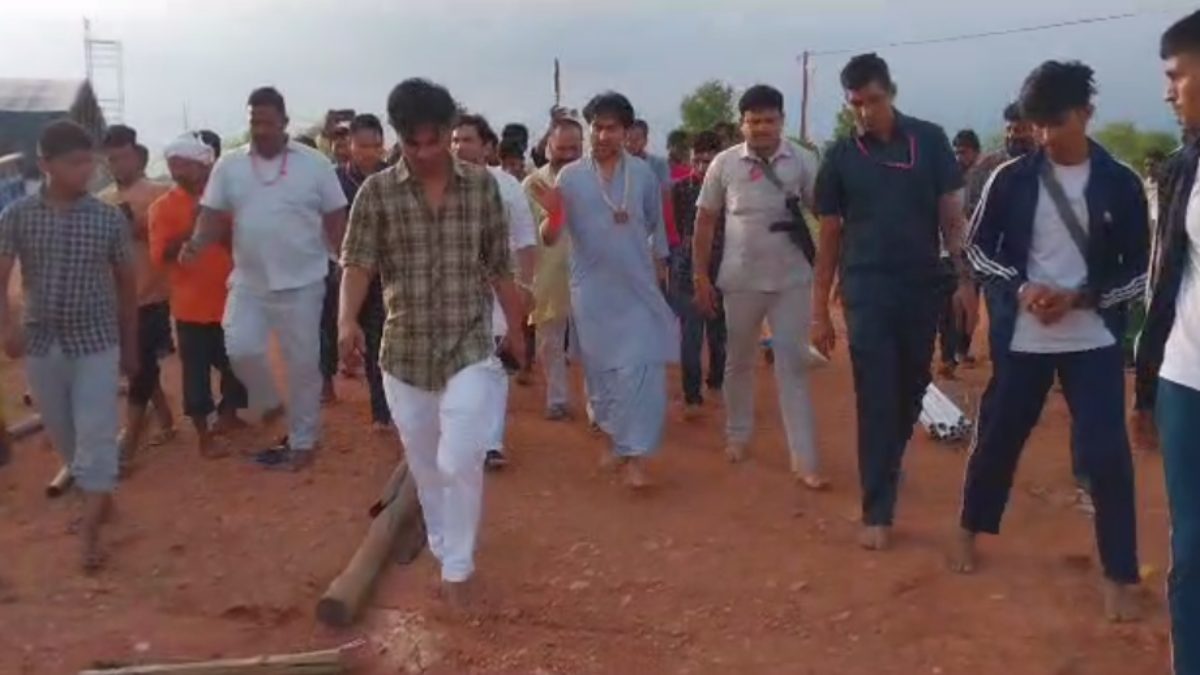 बागेश्वर धाम में आज से गुरु पूर्णिमा महोत्सव: कलश यात्रा, मंडप प्रवेश के साथ होगी भजन संध्या, धीरेंद्र शास्त्री ने भक्तों और सेवादारों को दिए ये निर्देश